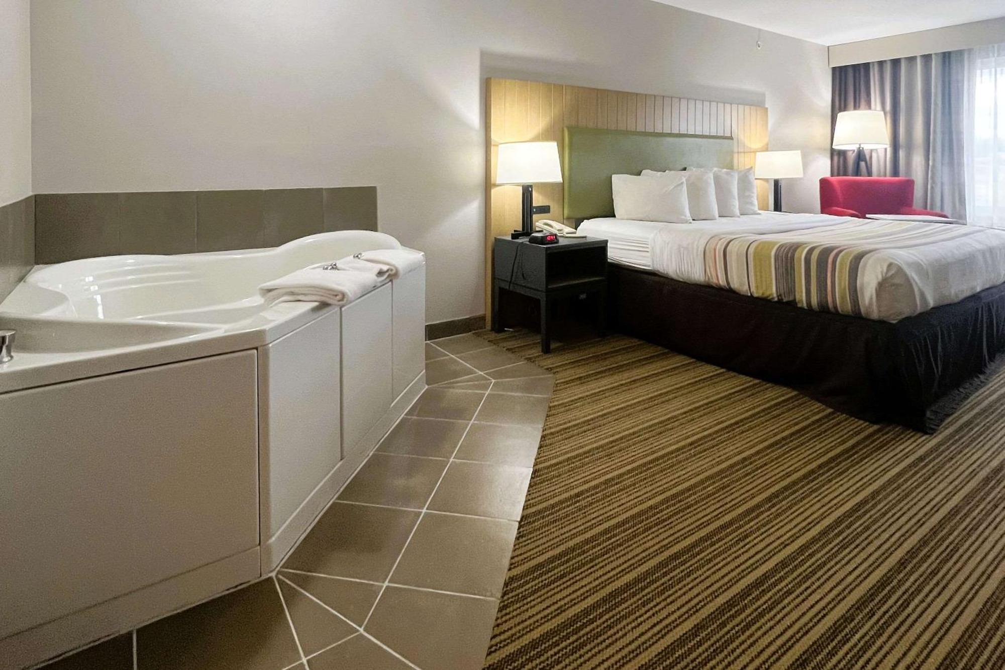 Country & By Radisson, Wytheville, Va