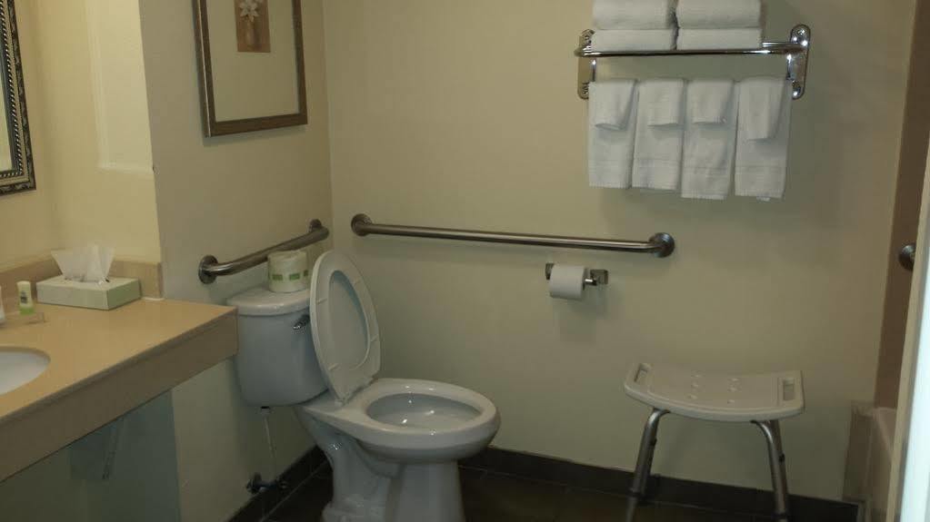 Country & By Radisson, Wytheville, Va Hotel 3*