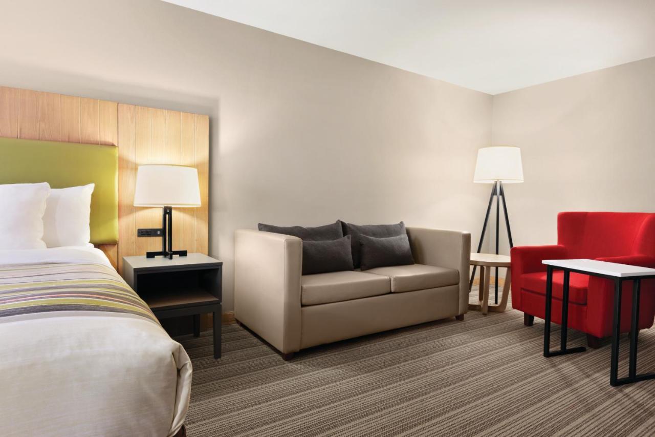 Country & By Radisson, Wytheville, Va