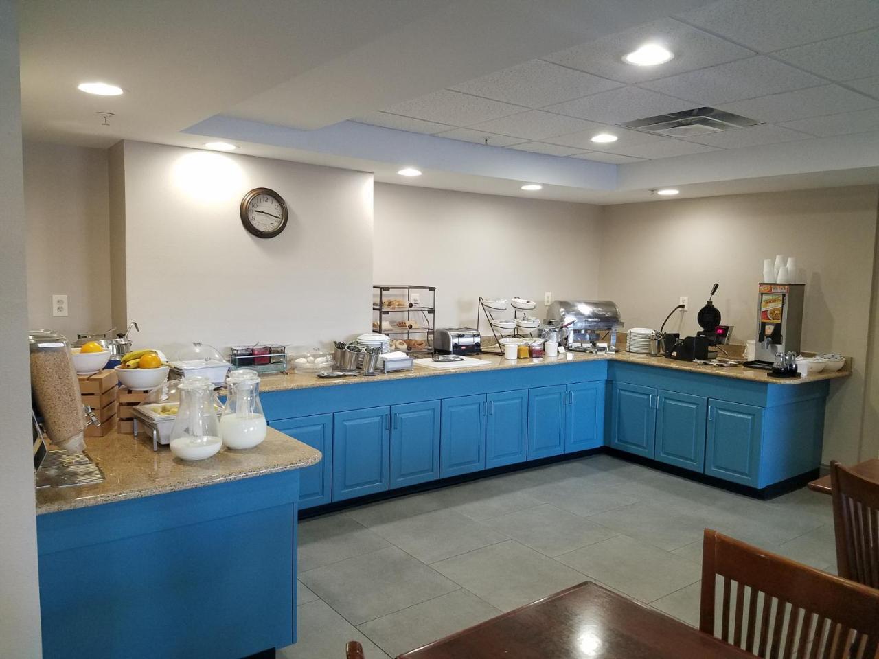 Country & By Radisson, Wytheville, Va Hotel 3*