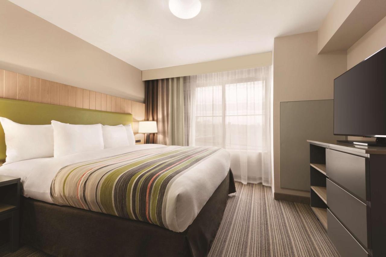 Hotel Country & By Radisson, Wytheville, Va